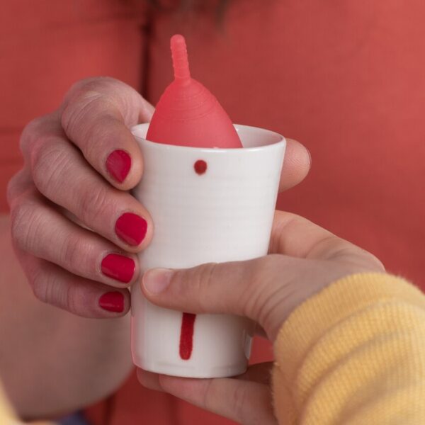 Two Cups for a Lady . Tasse und Periodcup