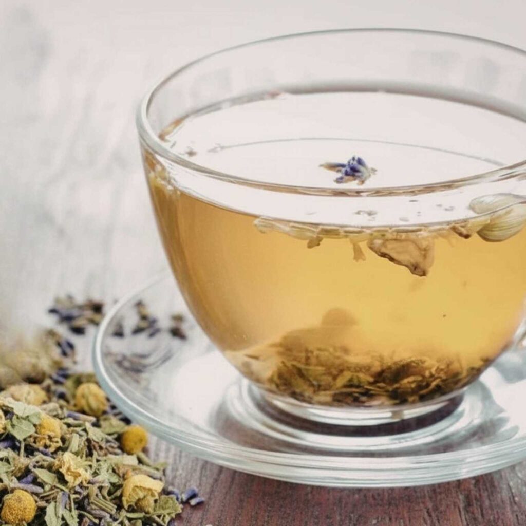 Menstruationsbeschwerden_Tee_Rotmarie