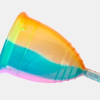 Menstruationstasse_Rainbow_Yuuki_Rotmarie (2)