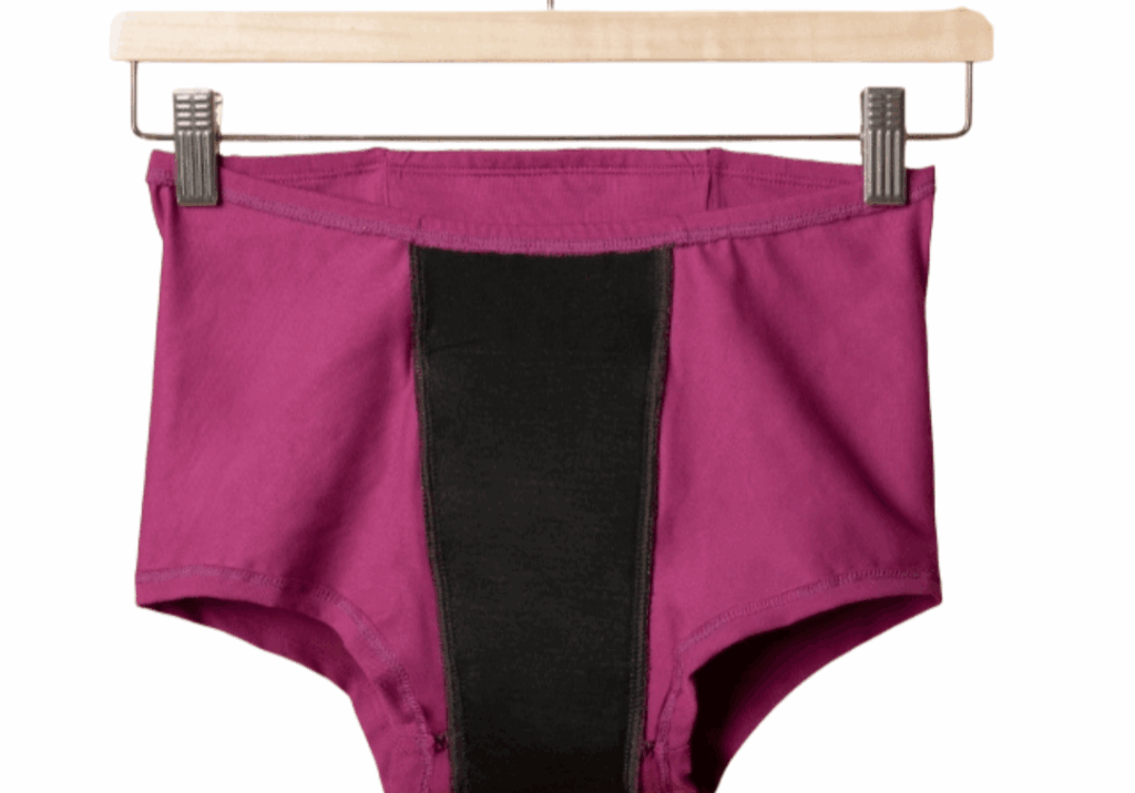 Periodenshort_Teenager_innen_vorne_Rotmarie